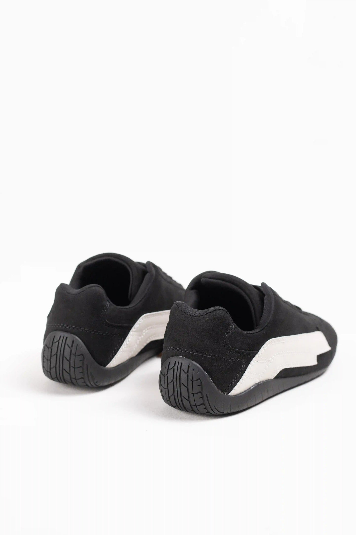 Zapatillas Deportivas de Ante con Detalles de Contraste y Suela Antideslizante