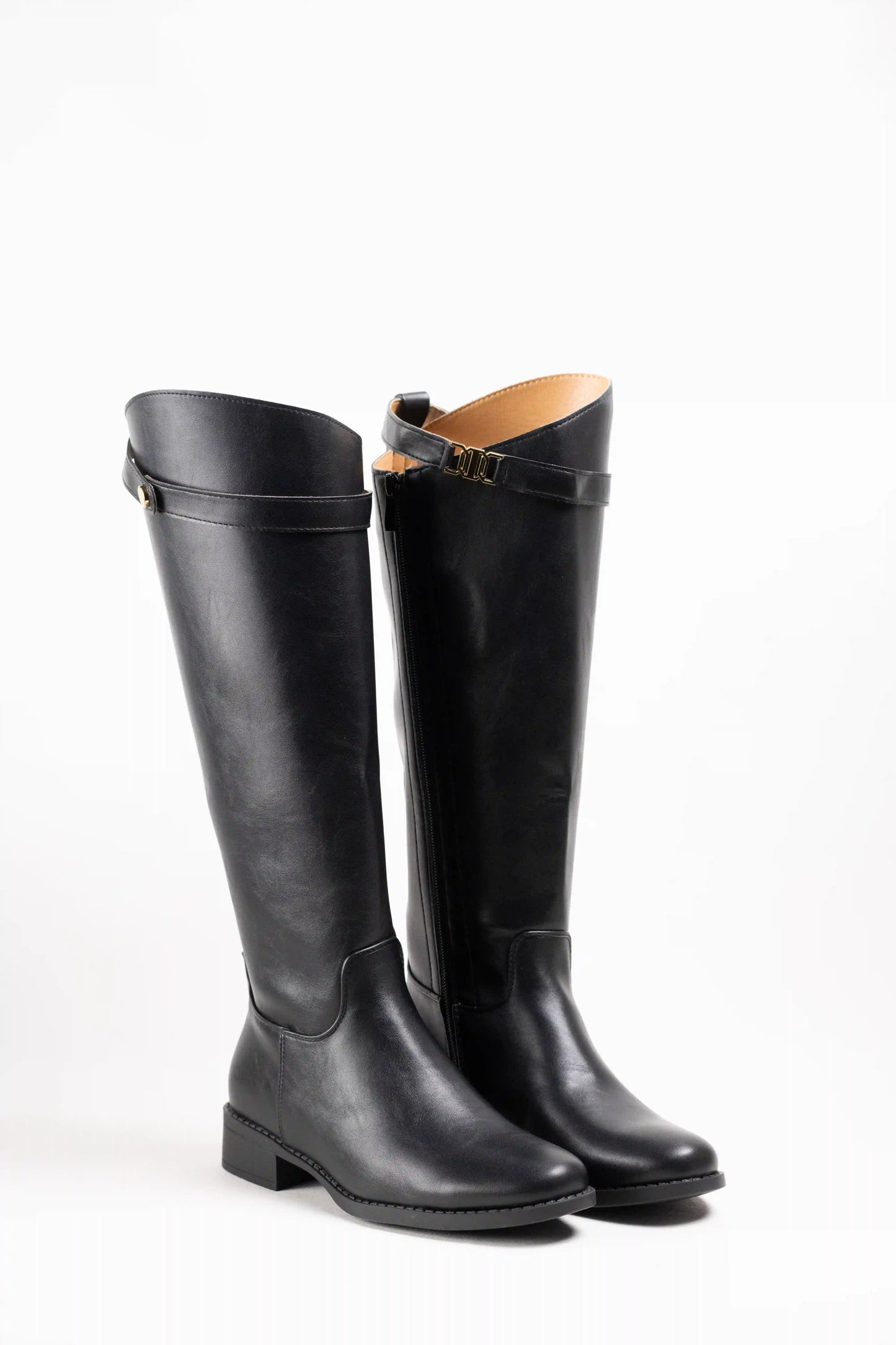 Bota de Montar Alta Negra con Correa Superior y Tacón Bajo