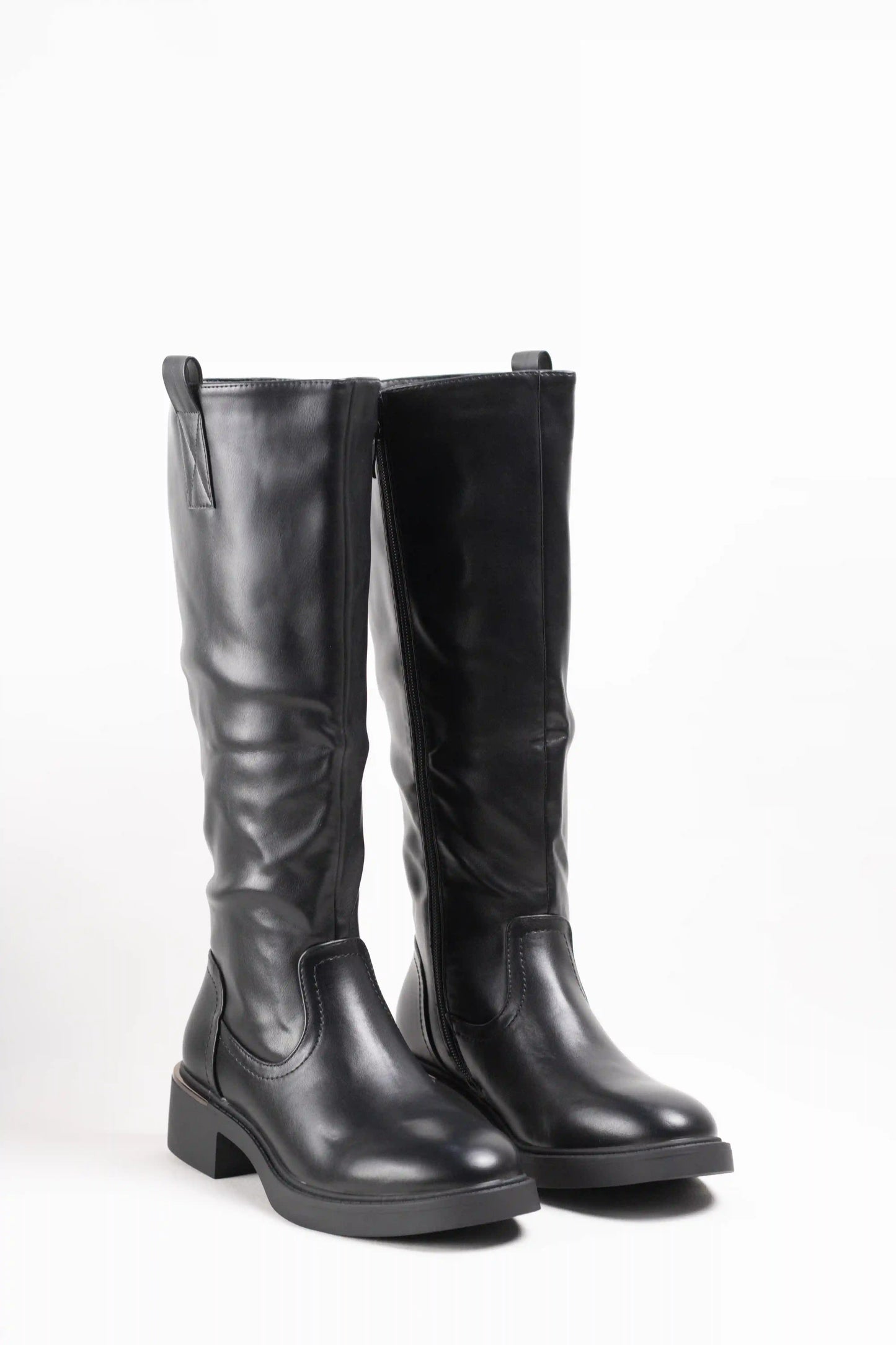 bota alta marron oscuro de piel sintetica con suela track y tacon bajo Negro 38