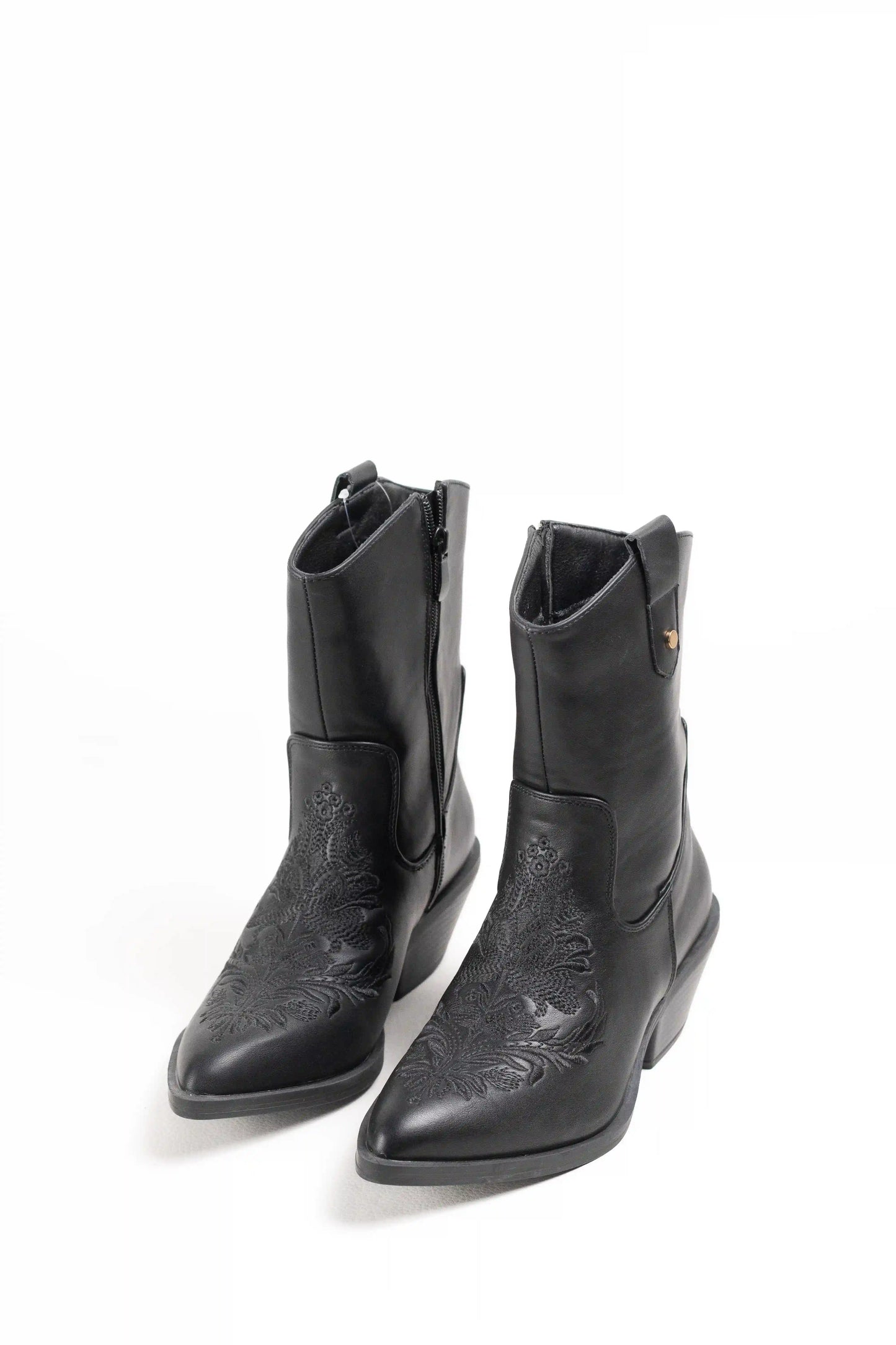 Botines cowboy mujer negras con bordado y tacón bajo