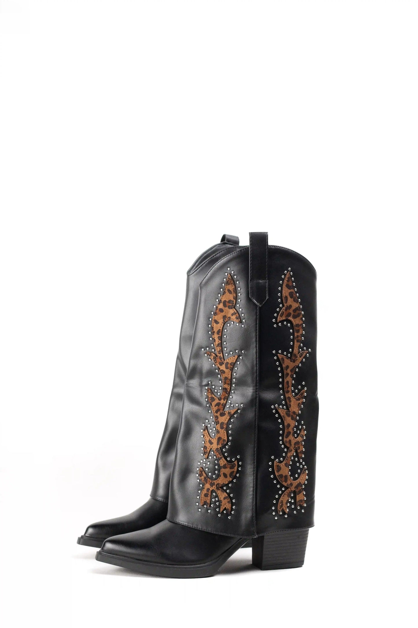 Botas cowboy mujer estilo pantalón negras con bordado animal print y tachuelas