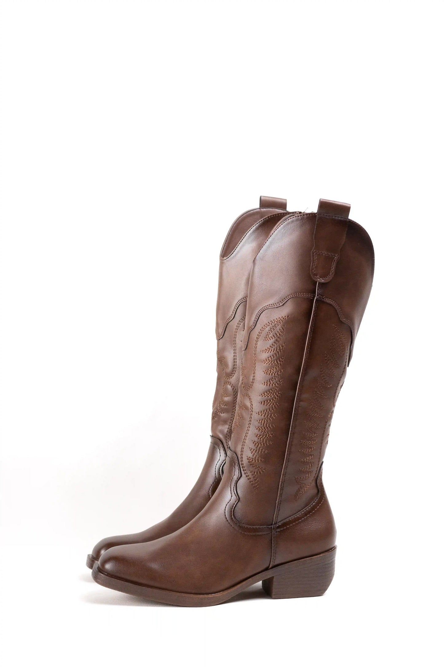 Botas cowboy mujer clásicas con tacón medio y bordado