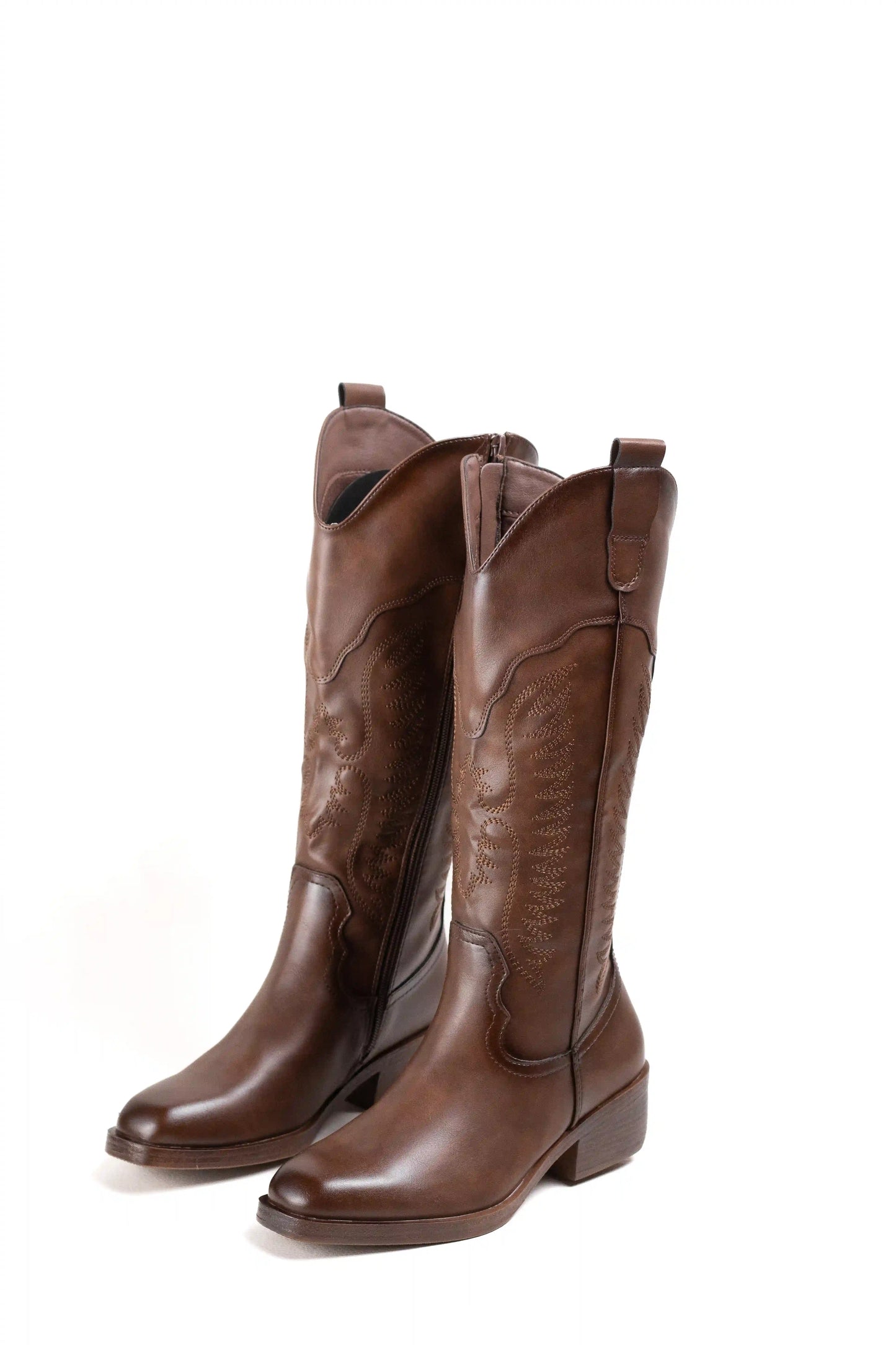 Botas cowboy mujer clásicas con tacón medio y bordado