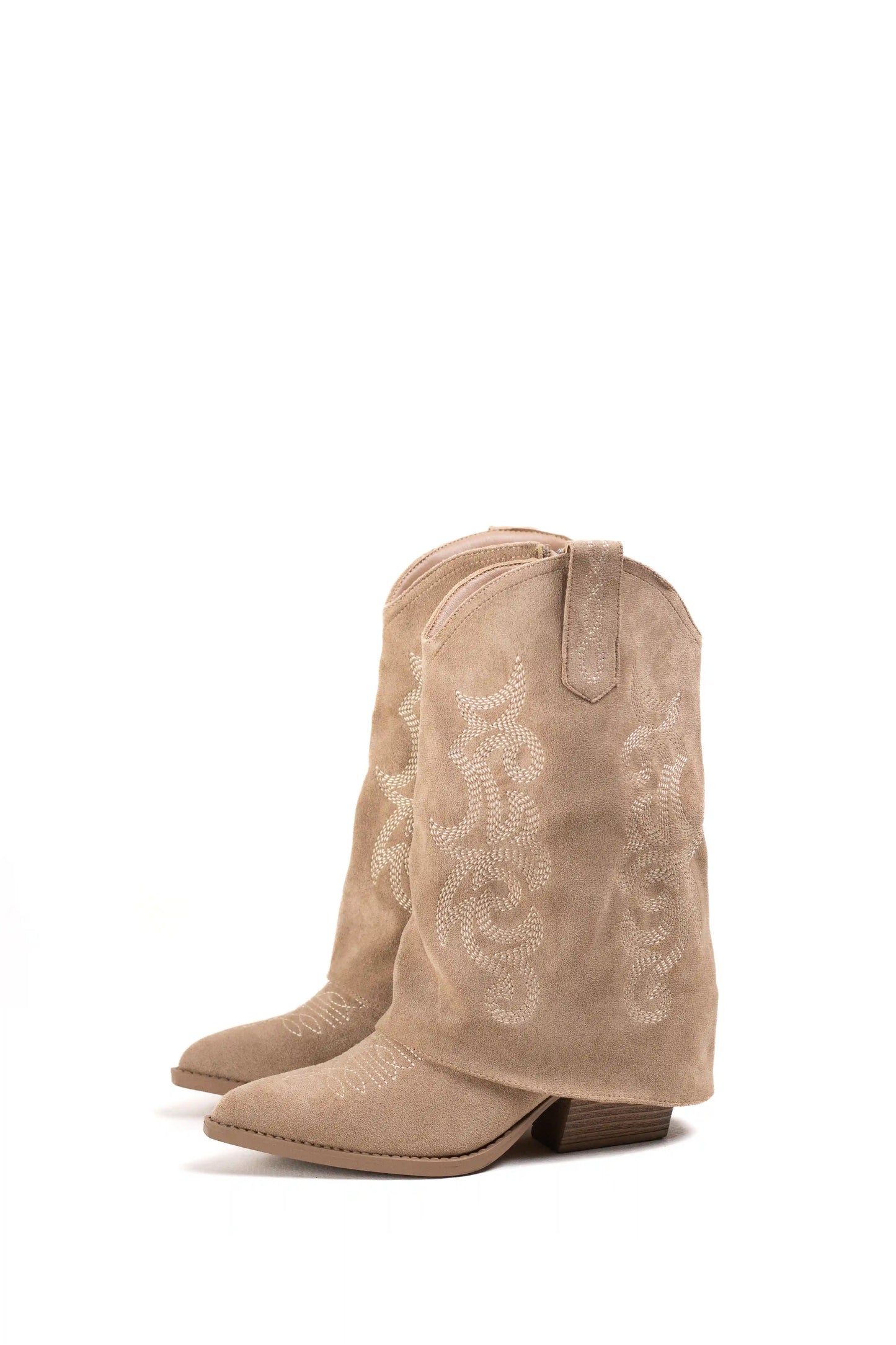 Botas cowboy estilo pantalón con bordados