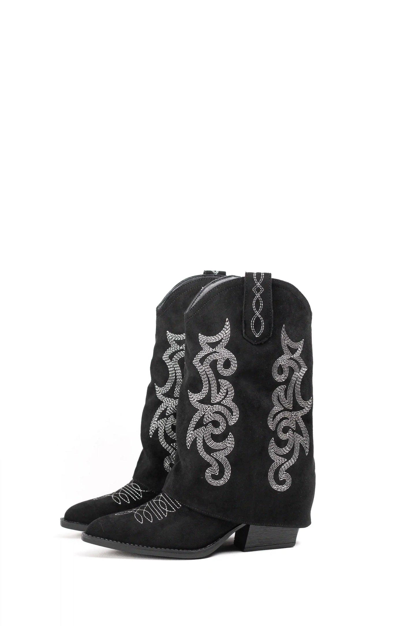 Botas cowboy estilo pantalón con bordados