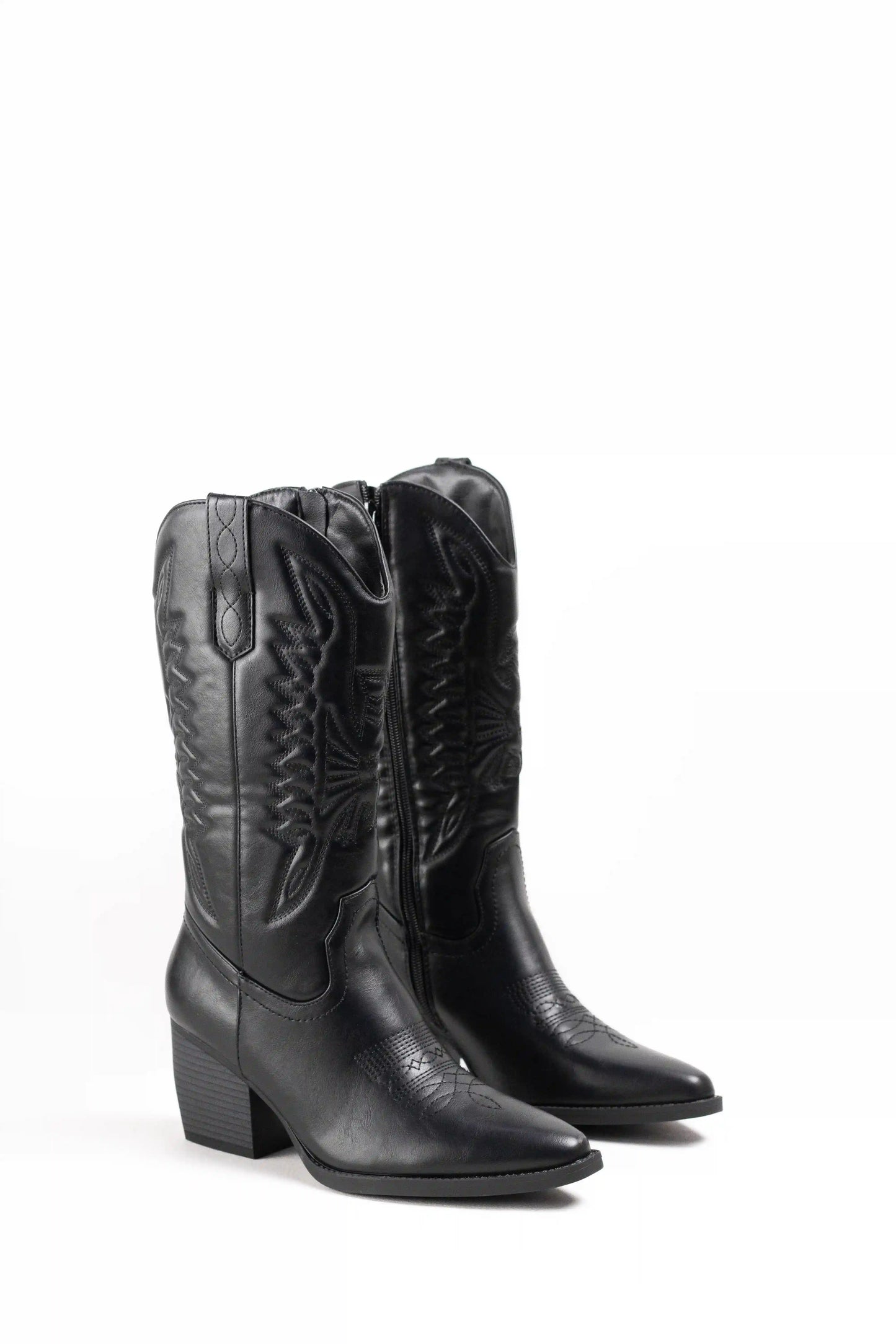 Botas cowboy acolchadas negras con bordados y tacón ancho