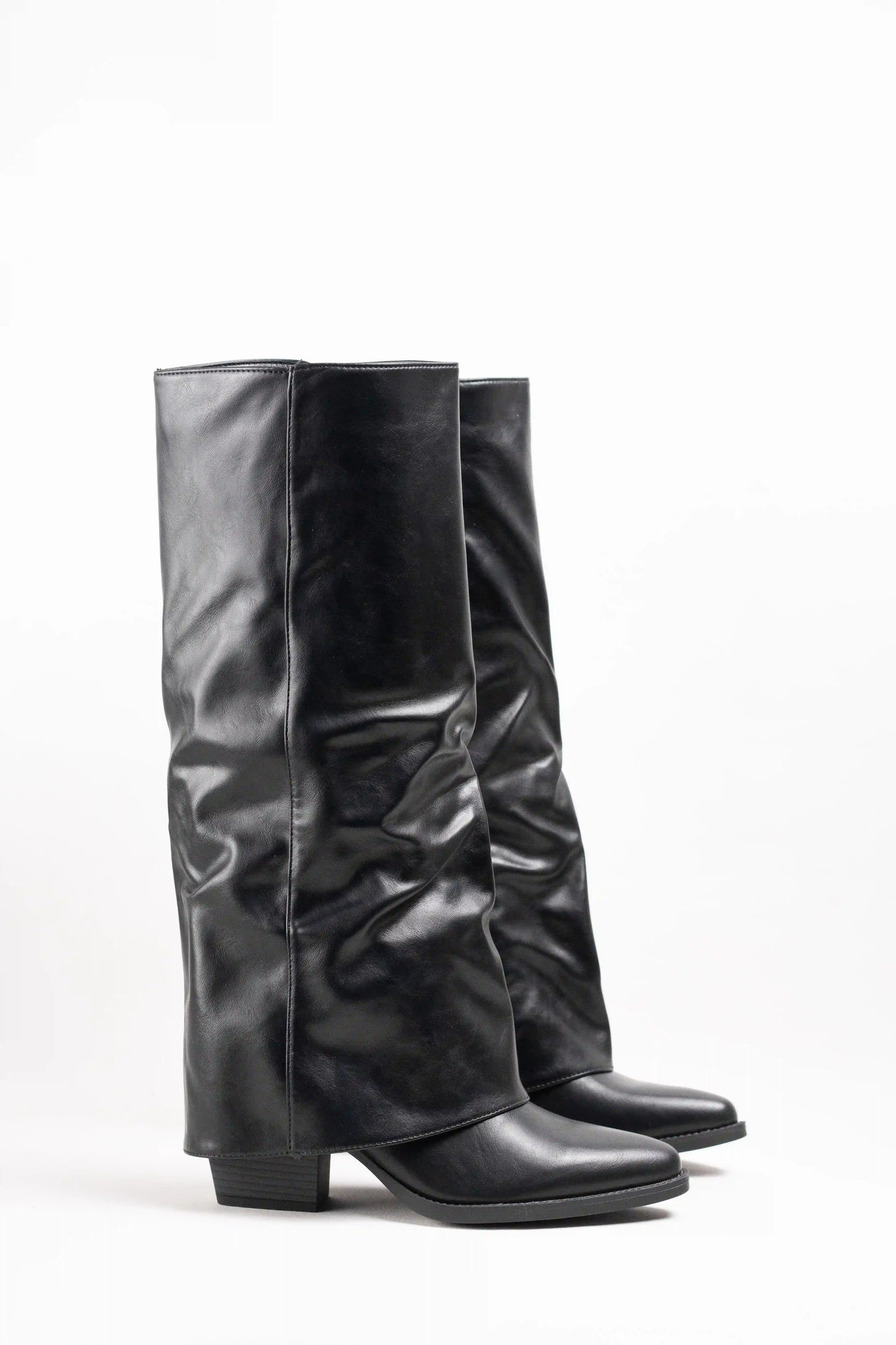 Botas estilo pantalón con tacón medio