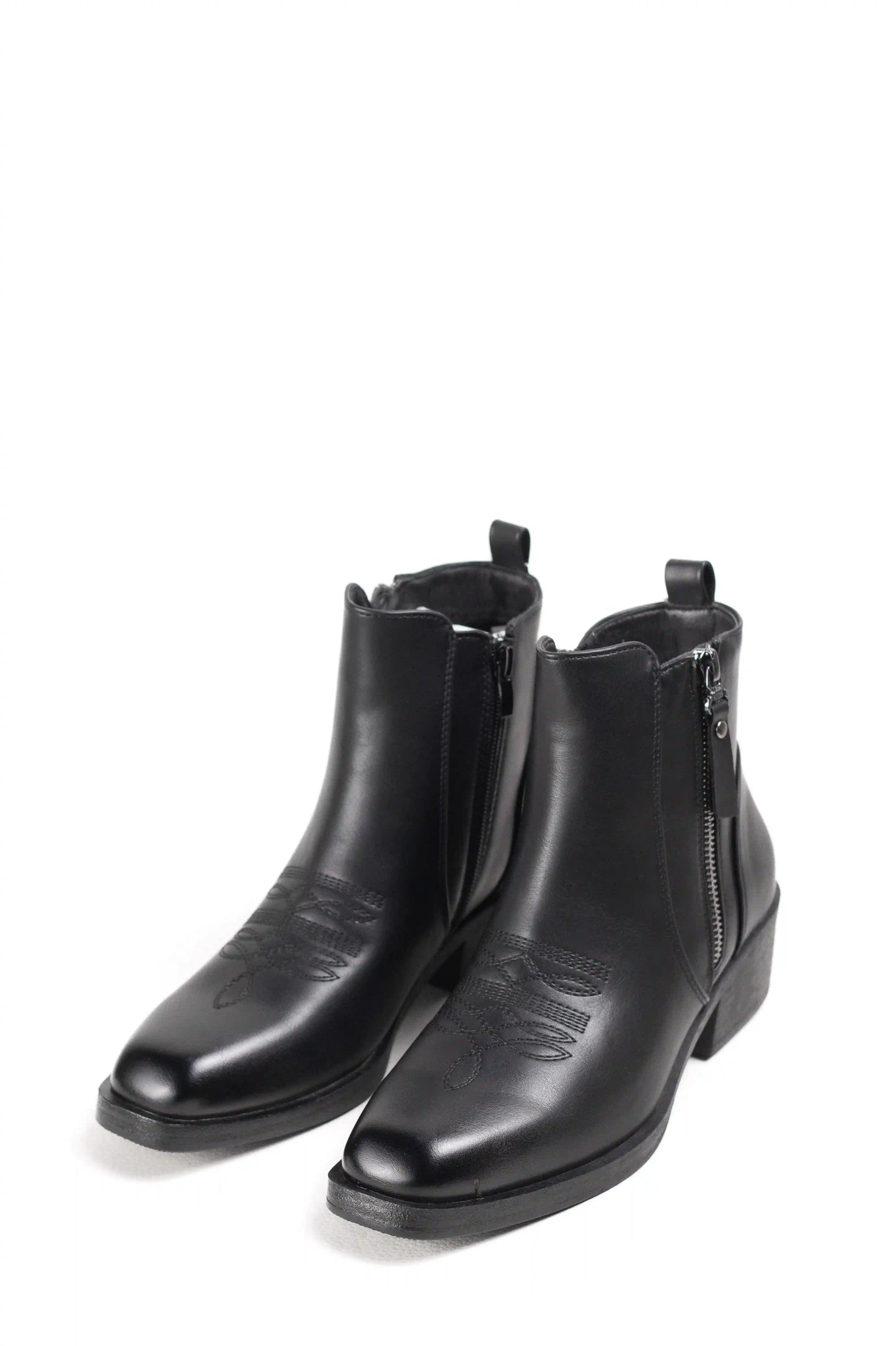 Botín mujer cowboy estilo campero western de piel vegana y tacón bajo