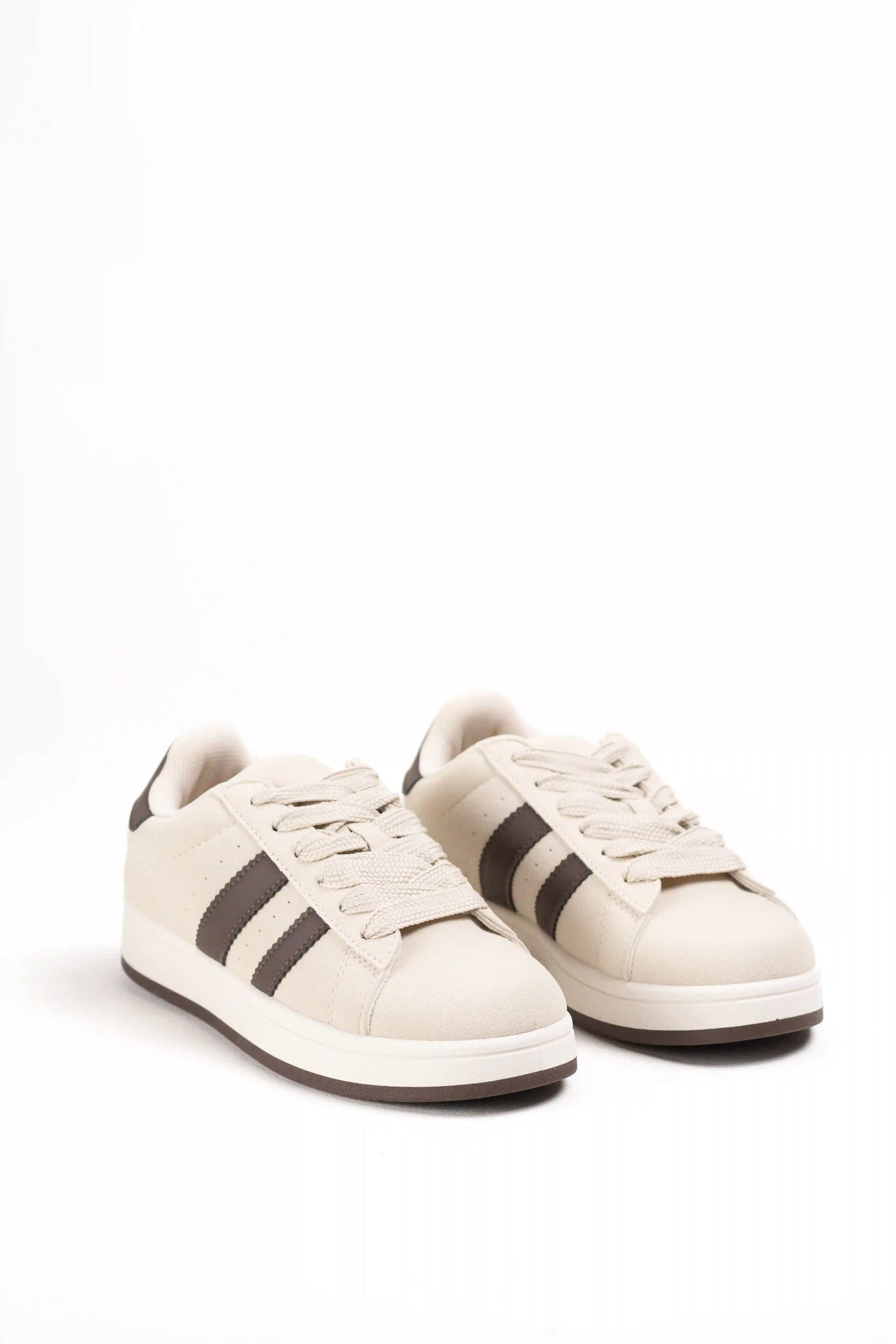 zapatilla clasica casual de ante sintetico estilo tenis con rayas laterales suela plana Beige 40