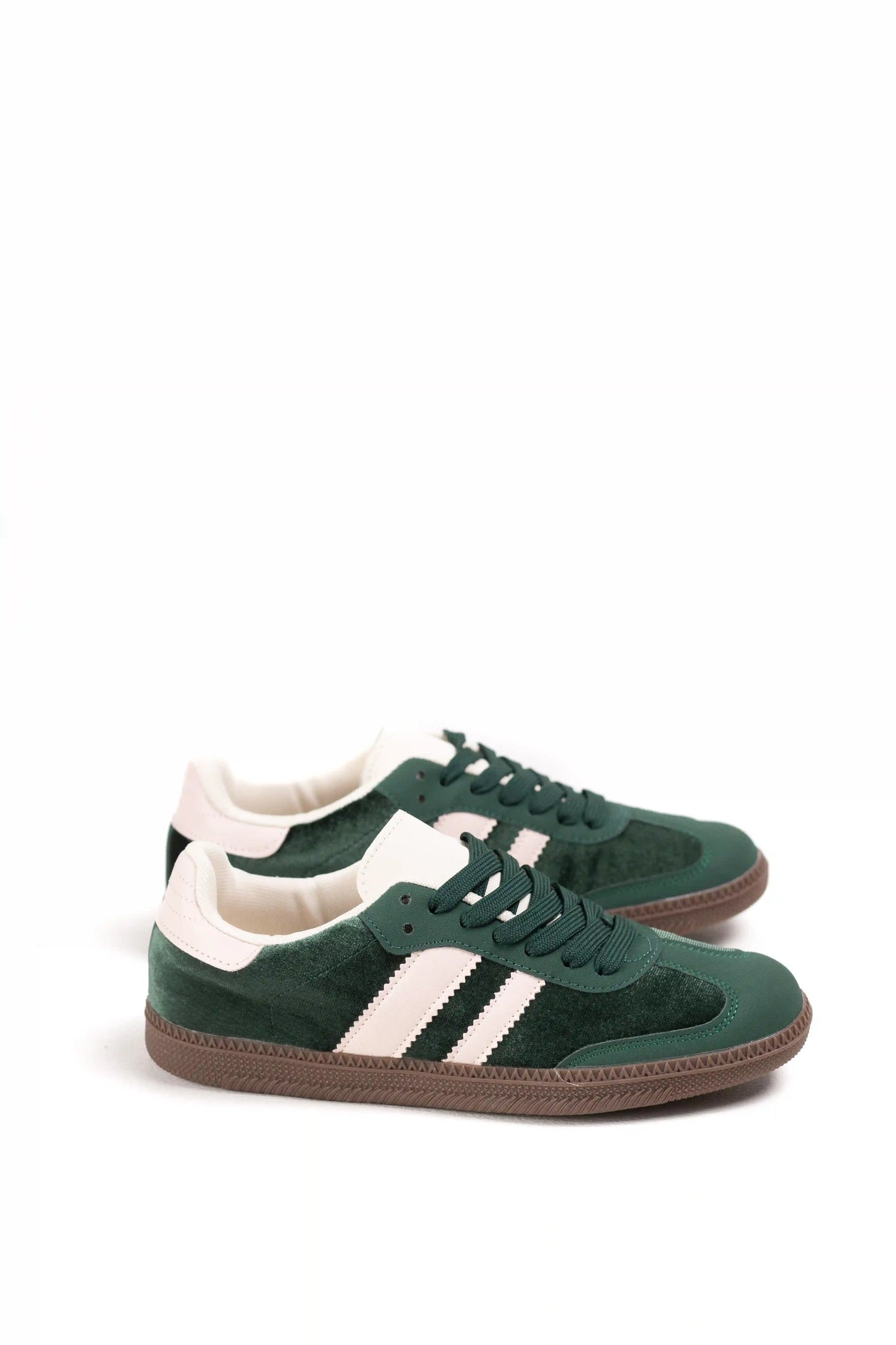 Zapatillas estilo retro detalle terciopelo con suela antideslizante