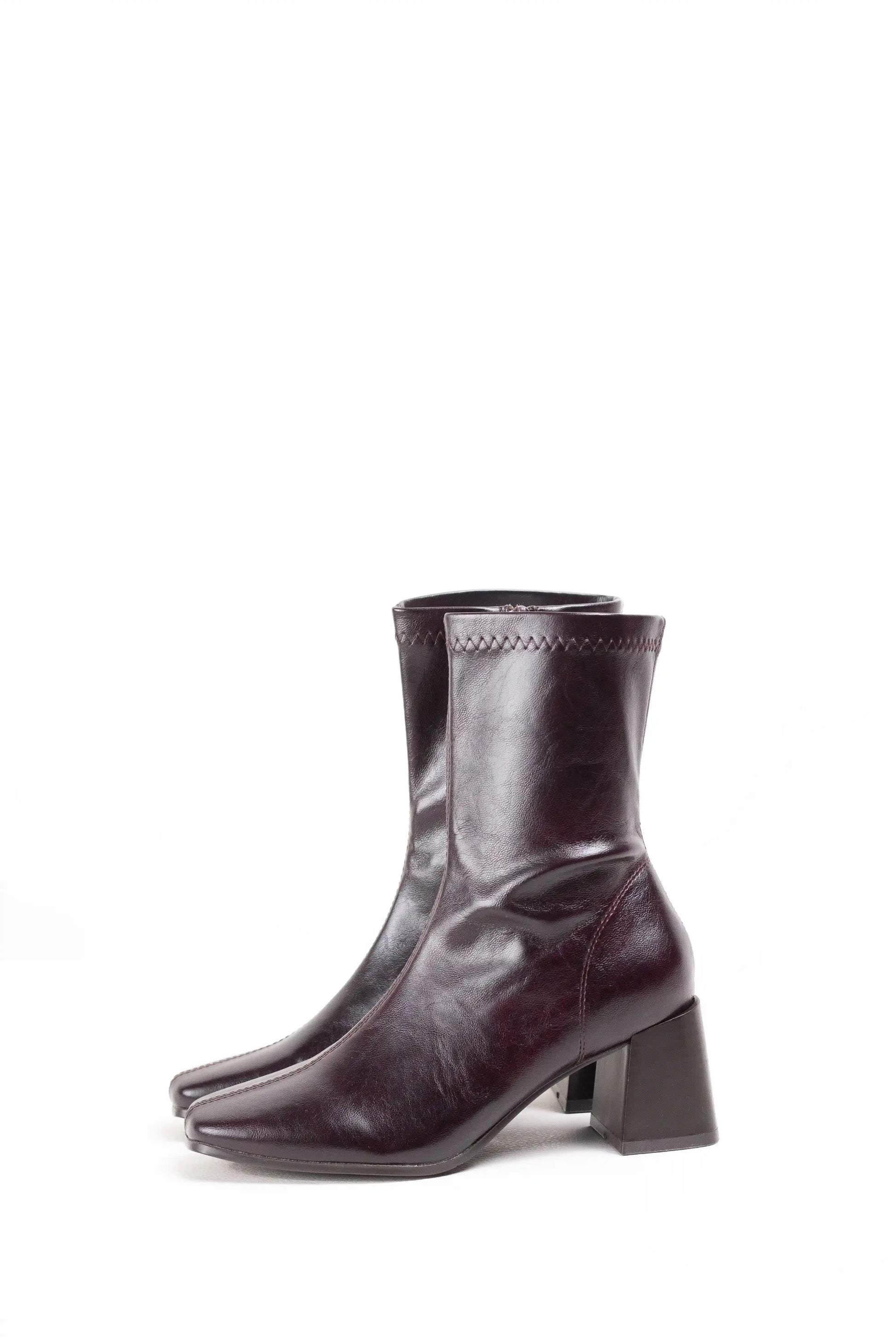 botines de piel sintetica con cana media punta fina y tacon ancho estable marron-2 36