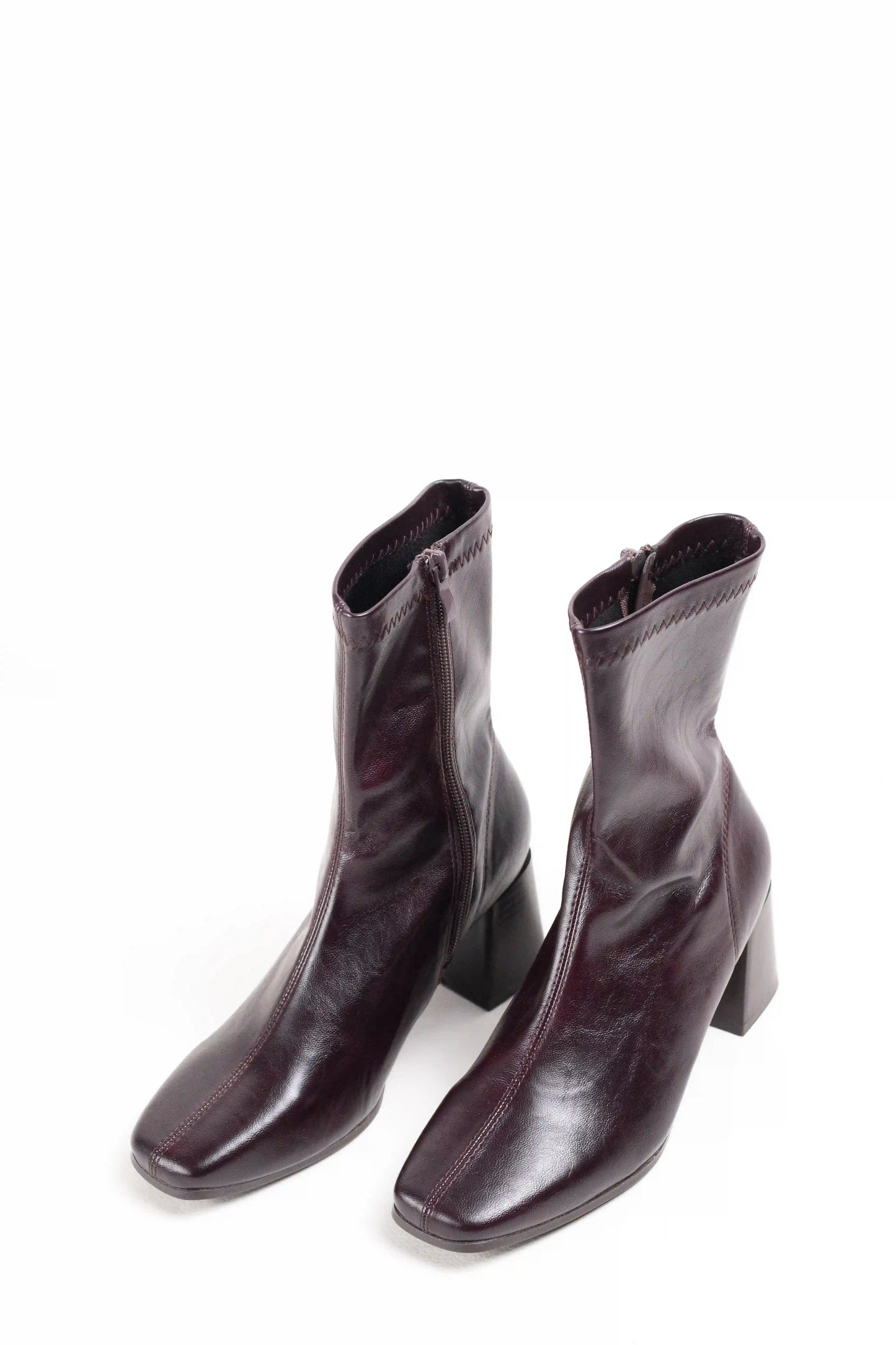 botines de piel sintetica con cana media punta fina y tacon ancho estable marron-2 37