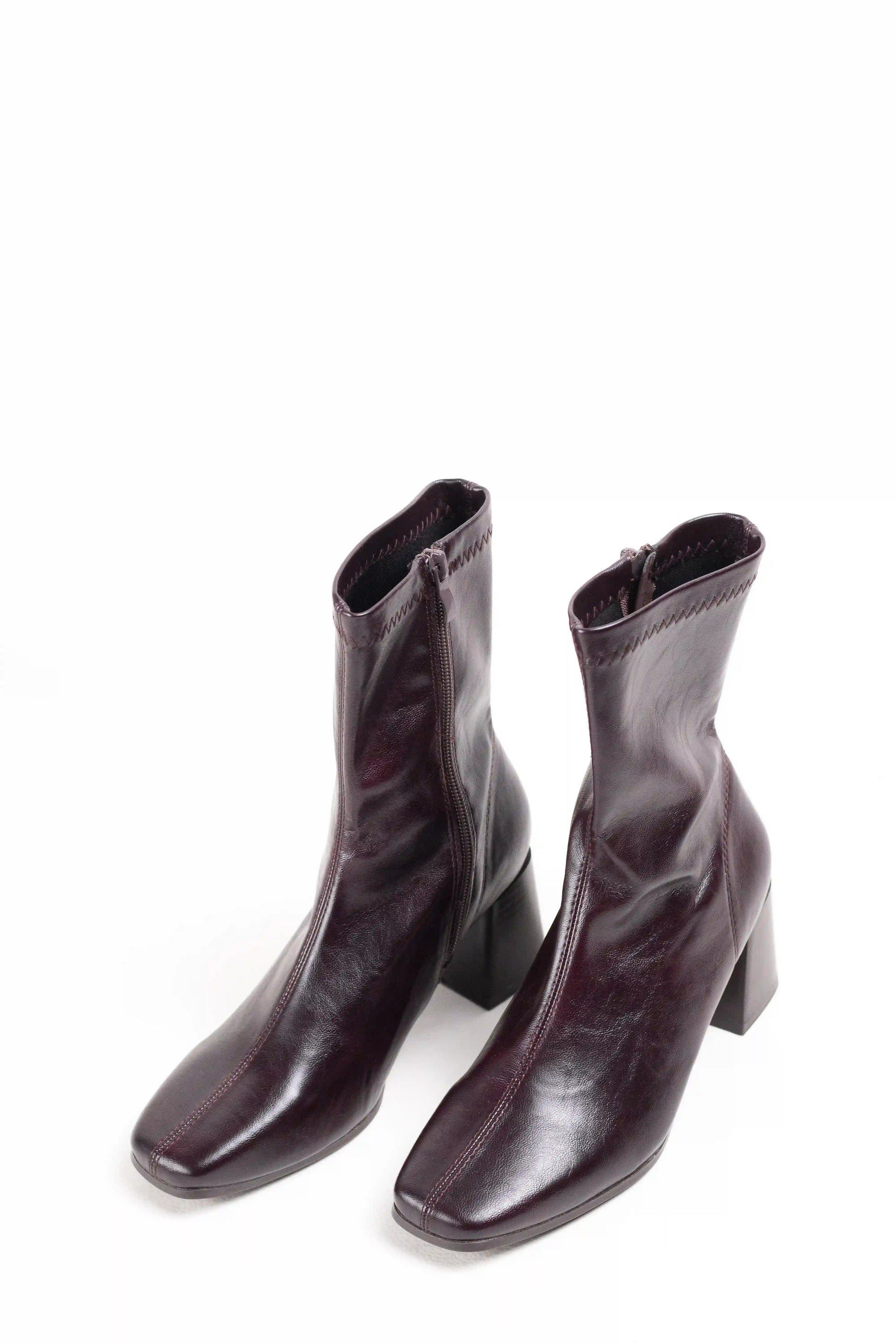 botines de piel sintetica con cana media punta fina y tacon ancho estable marron-2 37