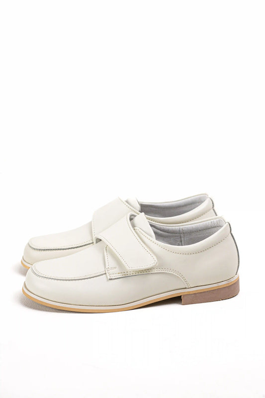 zapato mocasin infantil juvenil de piel sintetica puntera recta cierre de velcro y suela plana Beige 33