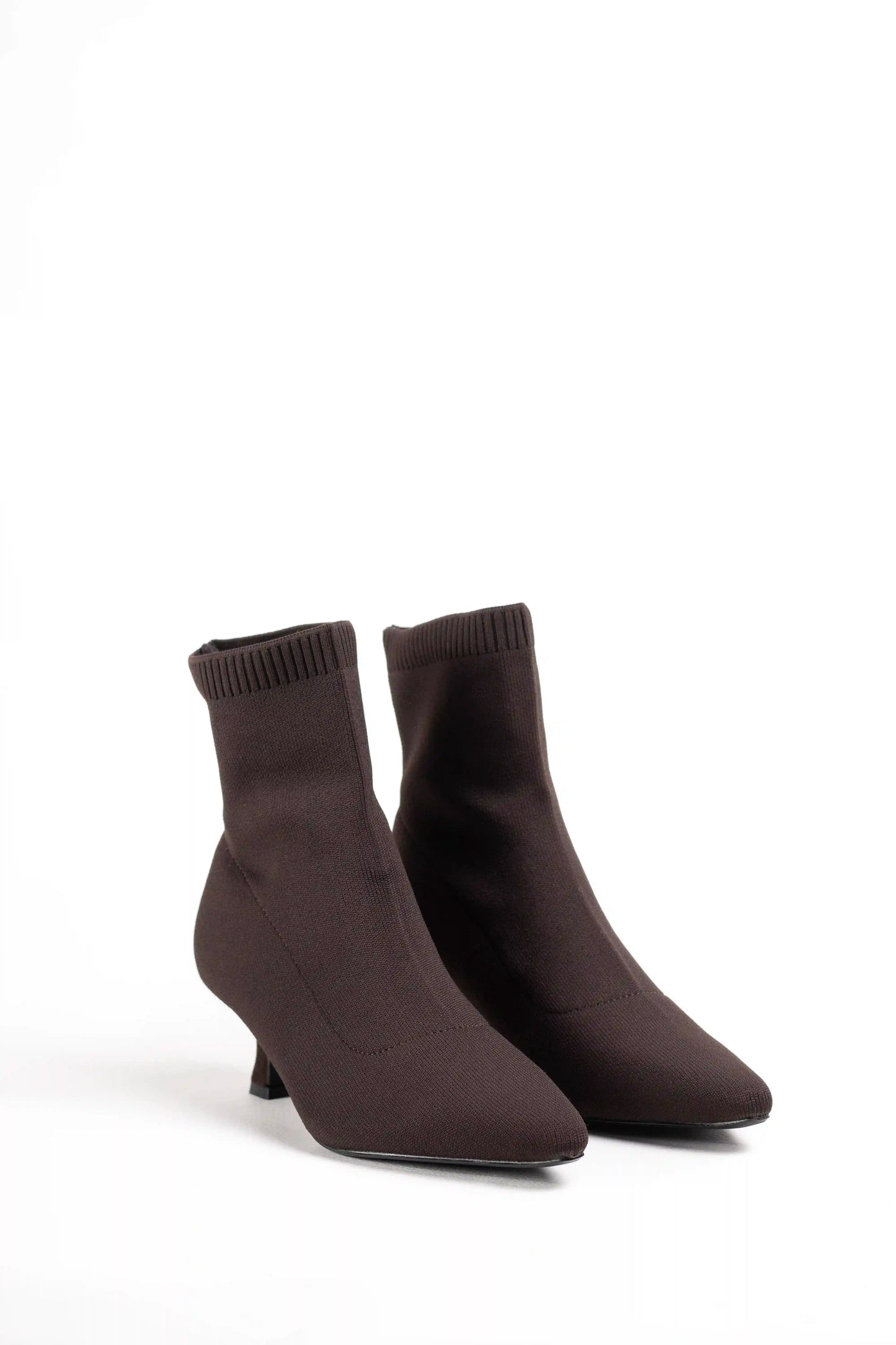 botin calcetin marron chocolate de punto elastico punta fina y tacon kitten heel Marrón 38