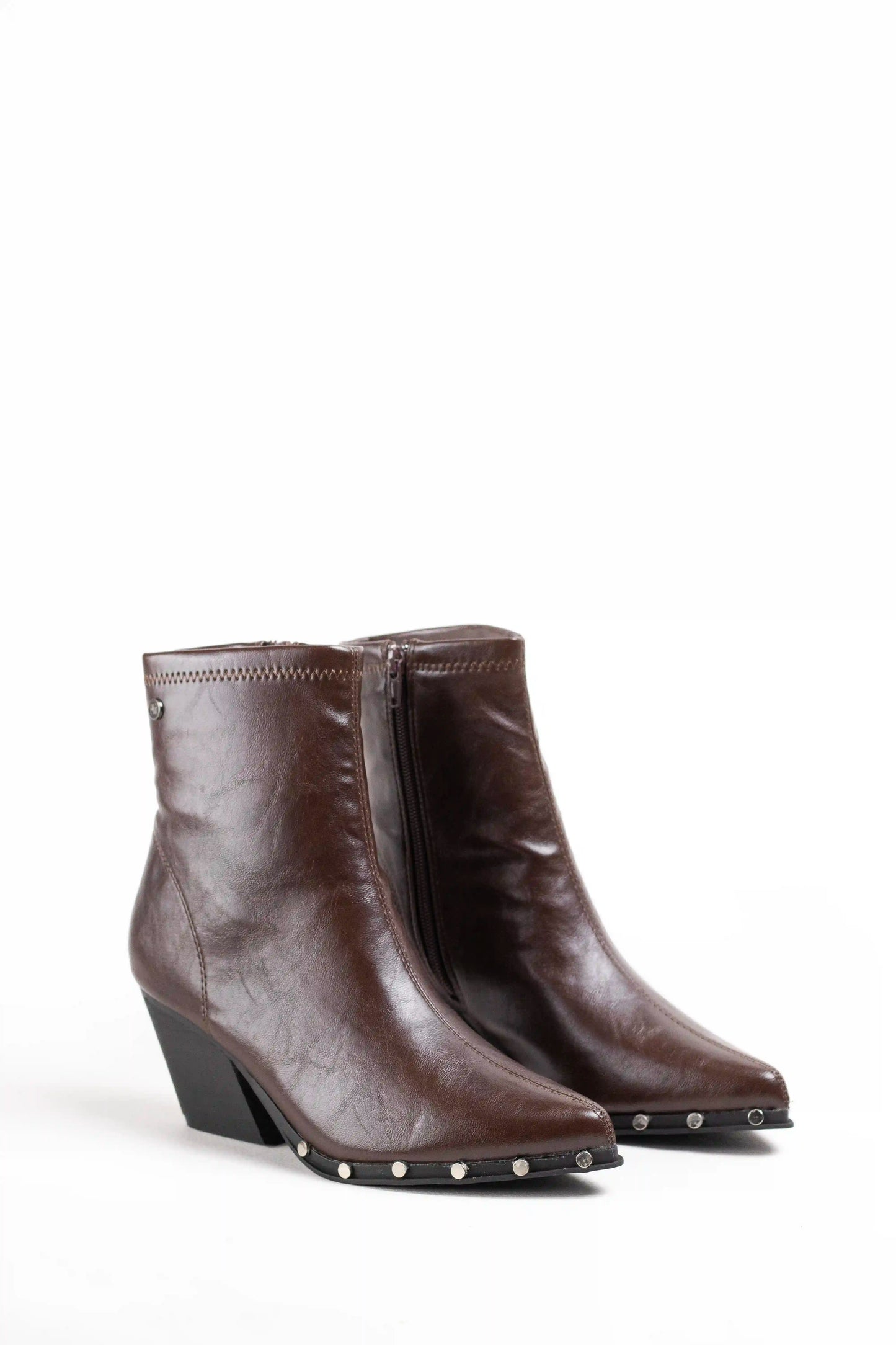 botines cowboy mujer con tacon medio y tachuelas metalicas en piel sintetica Wine 40