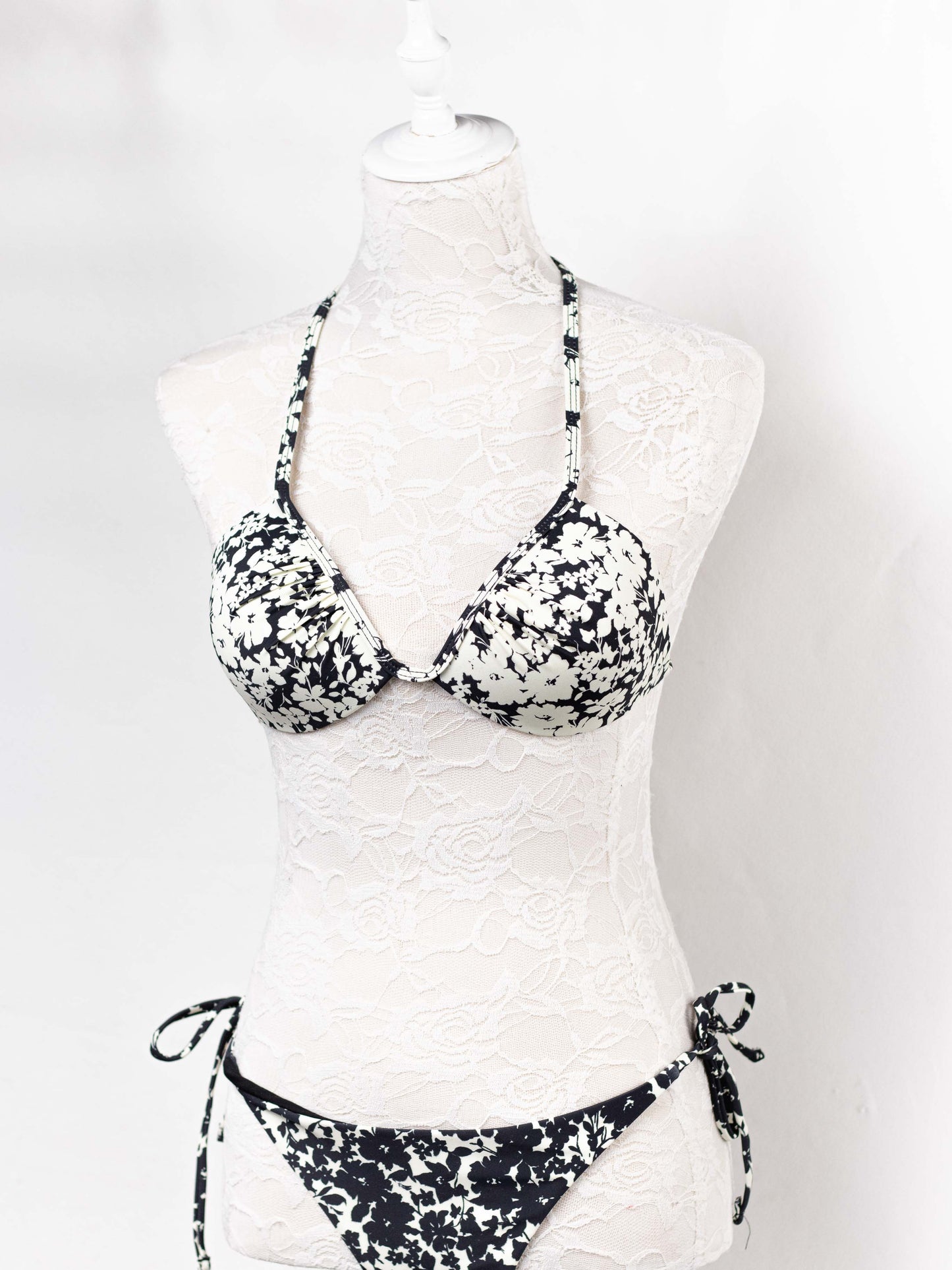 bikini estampado floral Negro 40