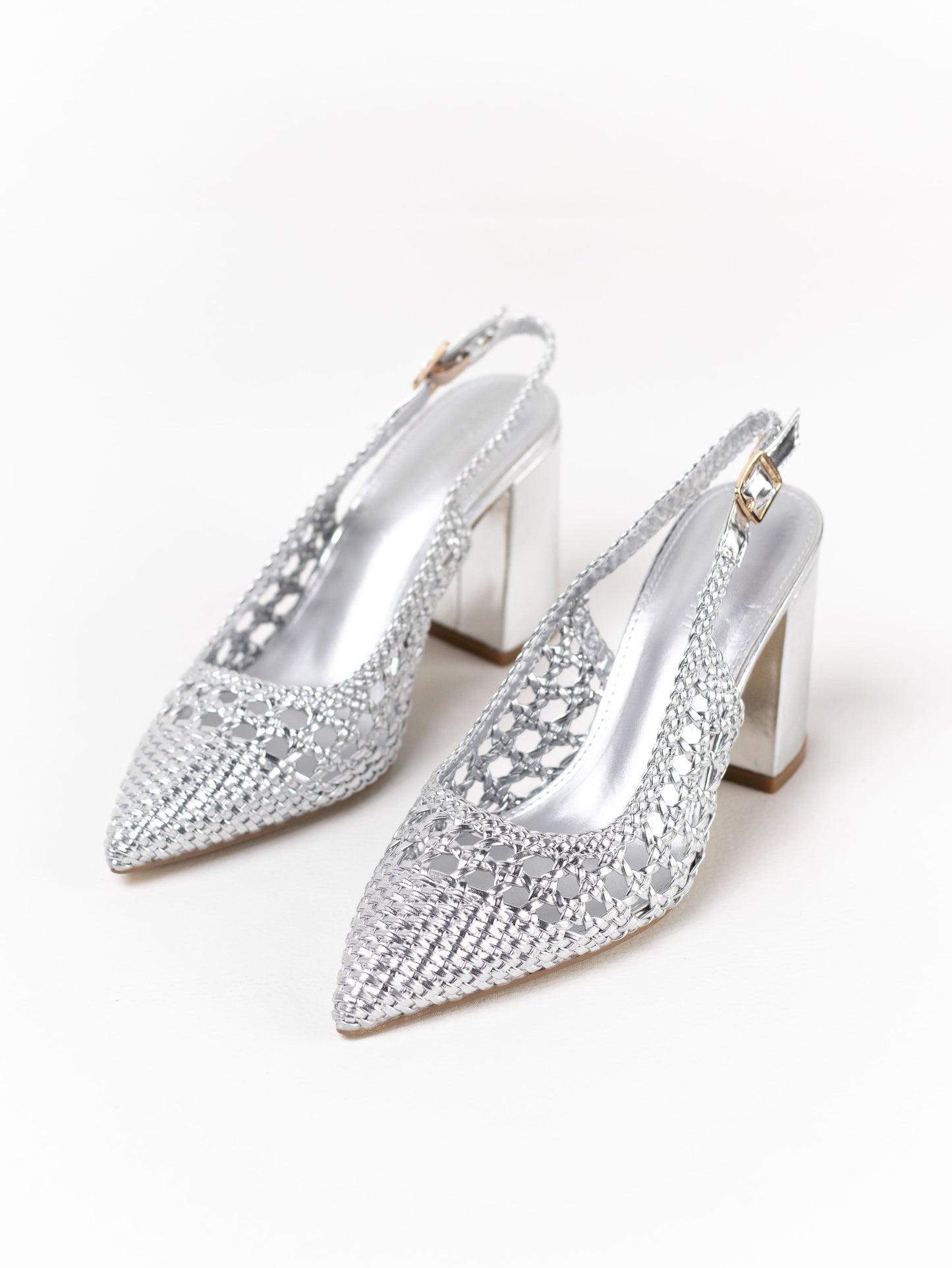 zapatos de tacon ancho diseno trenzadao Plateado 37