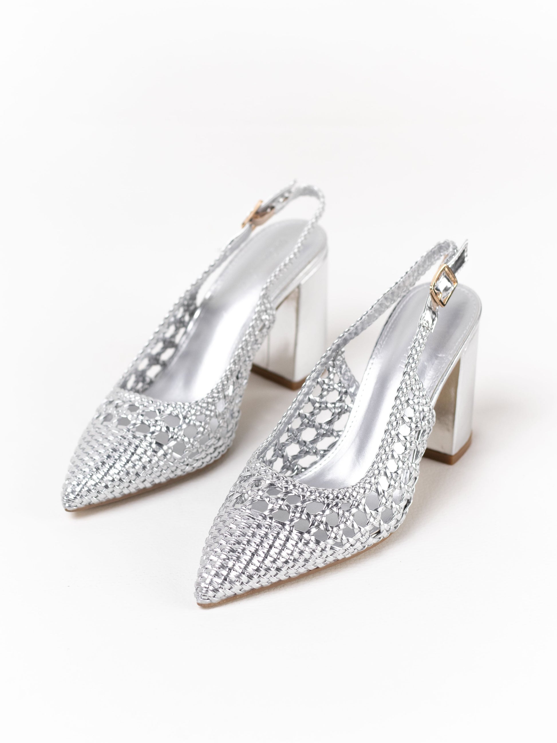 zapatos de tacon ancho diseno trenzadao Plateado 37