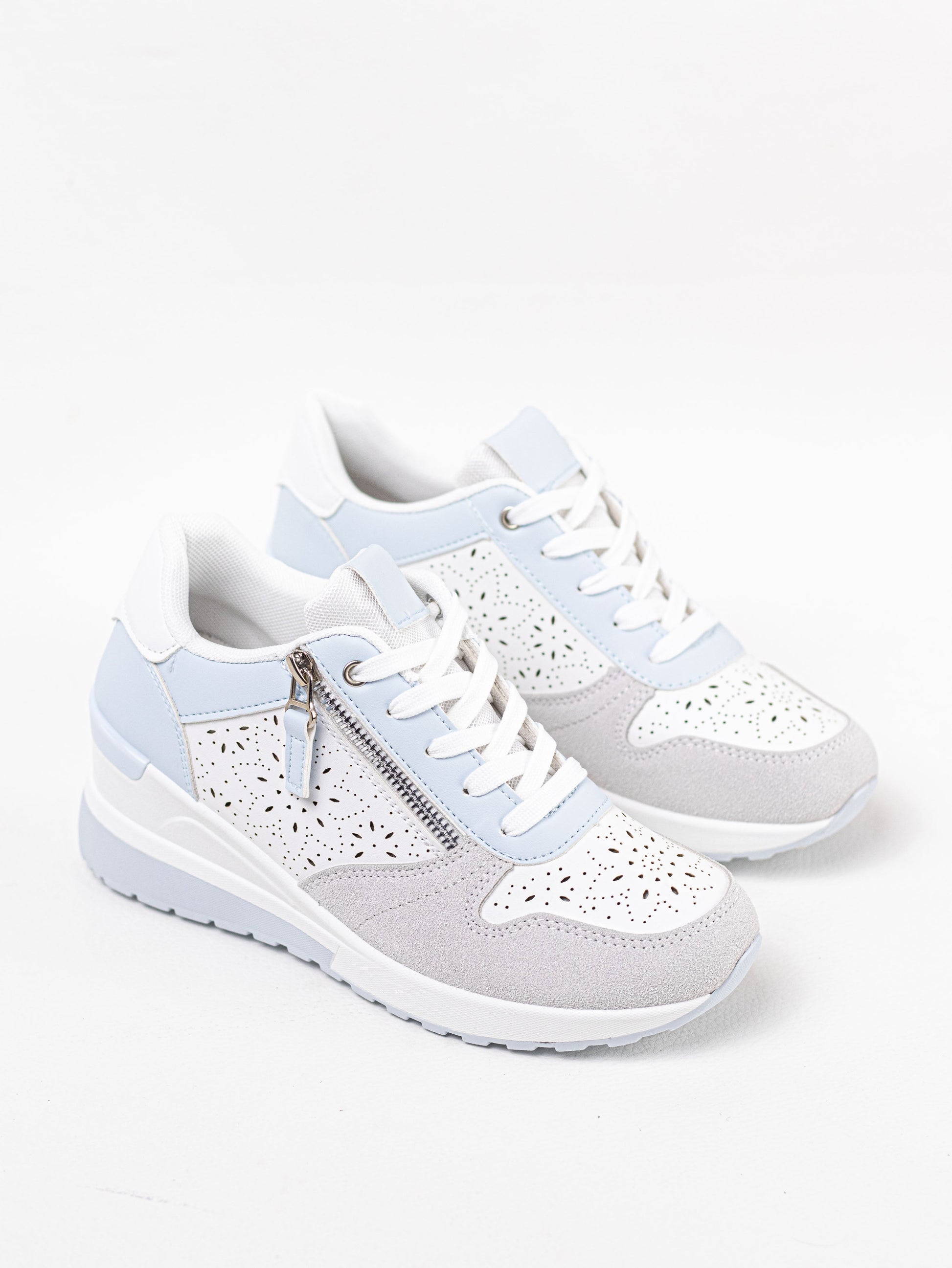 zapatillas combinadas con cunas con cordones Azul 39
