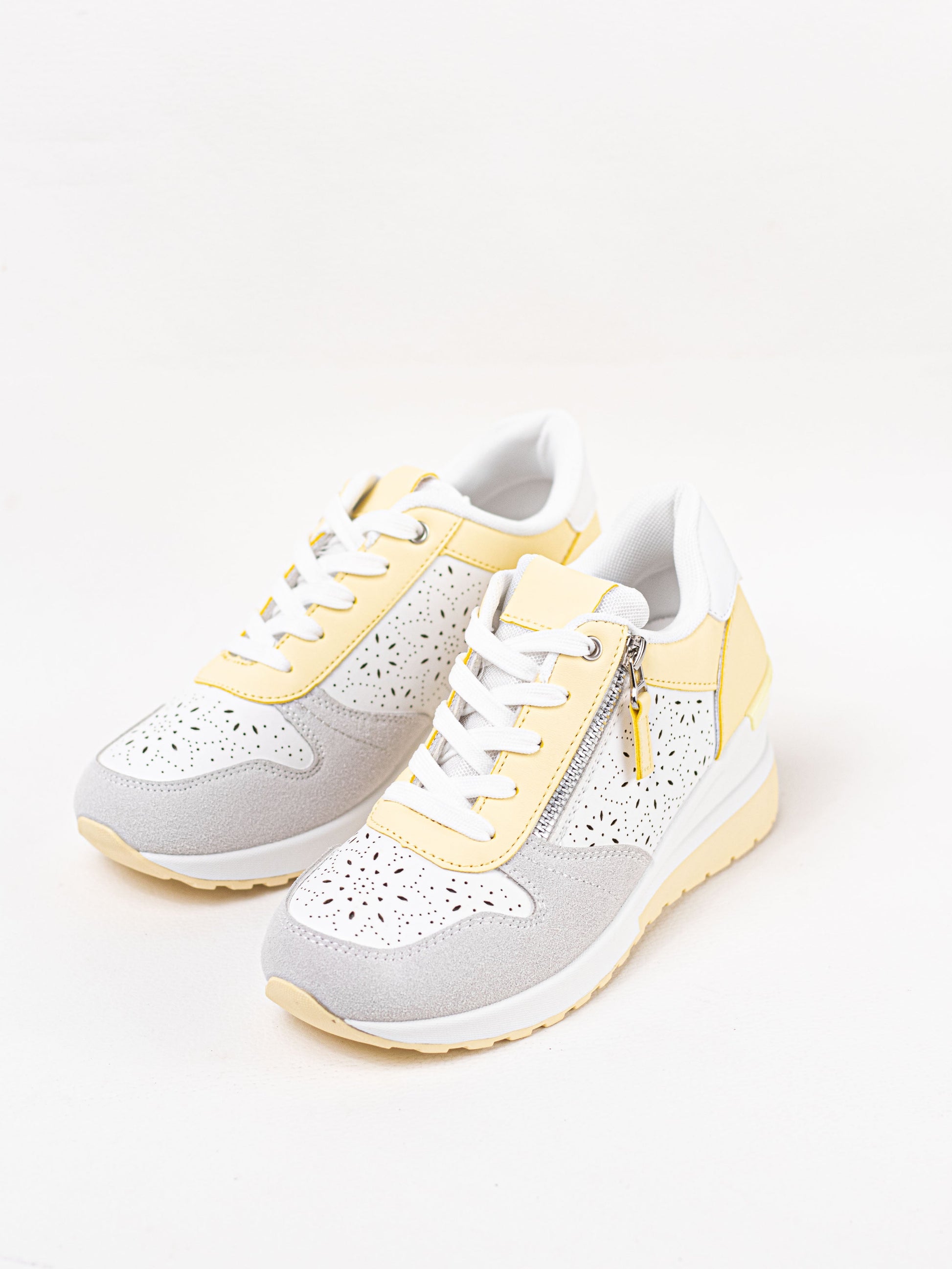 zapatillas combinadas con cunas con cordones Amarillo 39