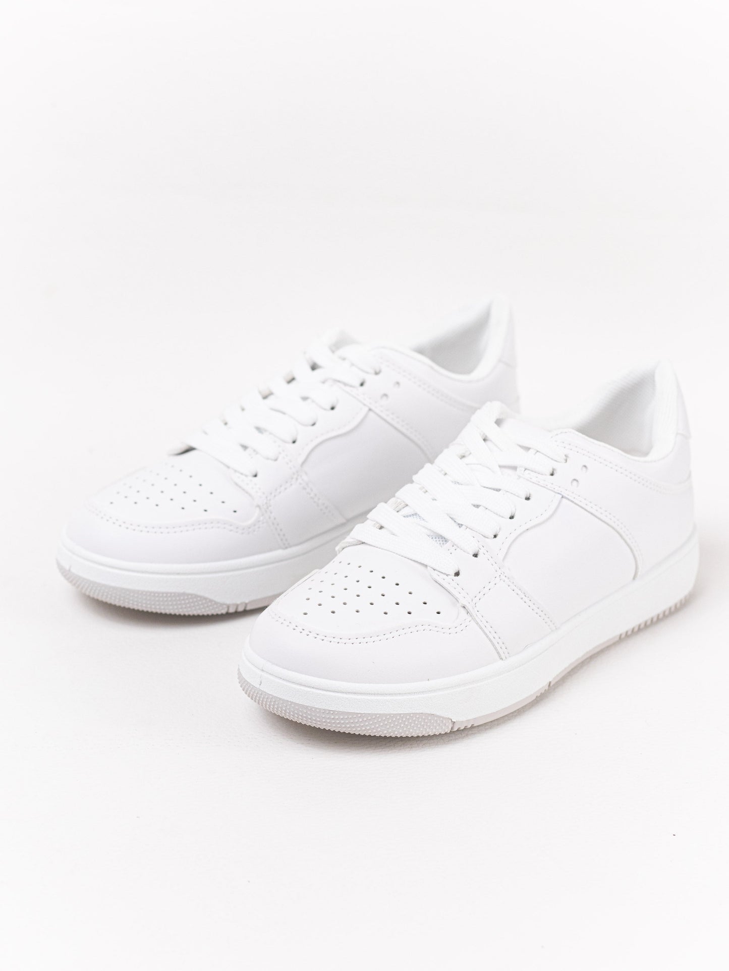 zapatillas de deporte blancas