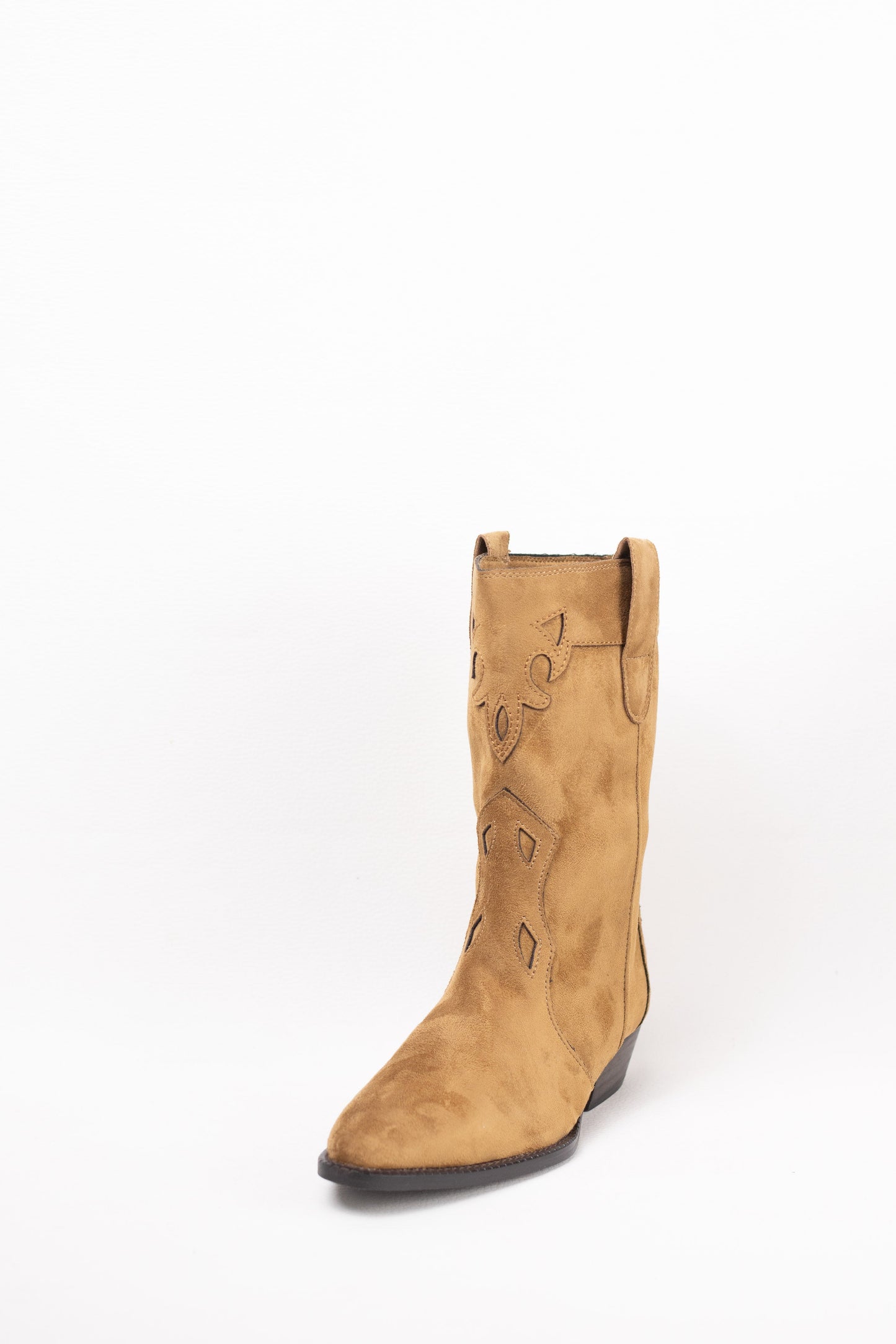 botas cowboy mujer combinadas con tacon bajo