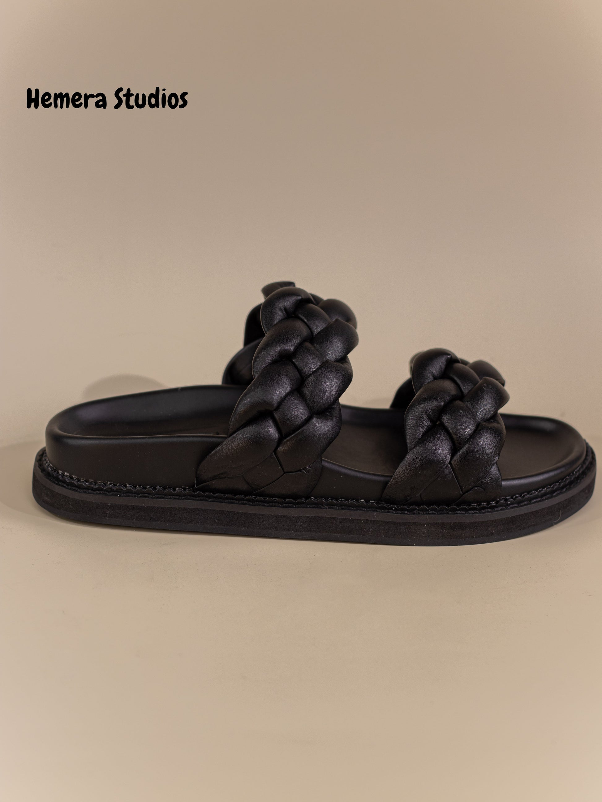 sandalias planas con tiras trenzadas y suela gruesa Camel 36