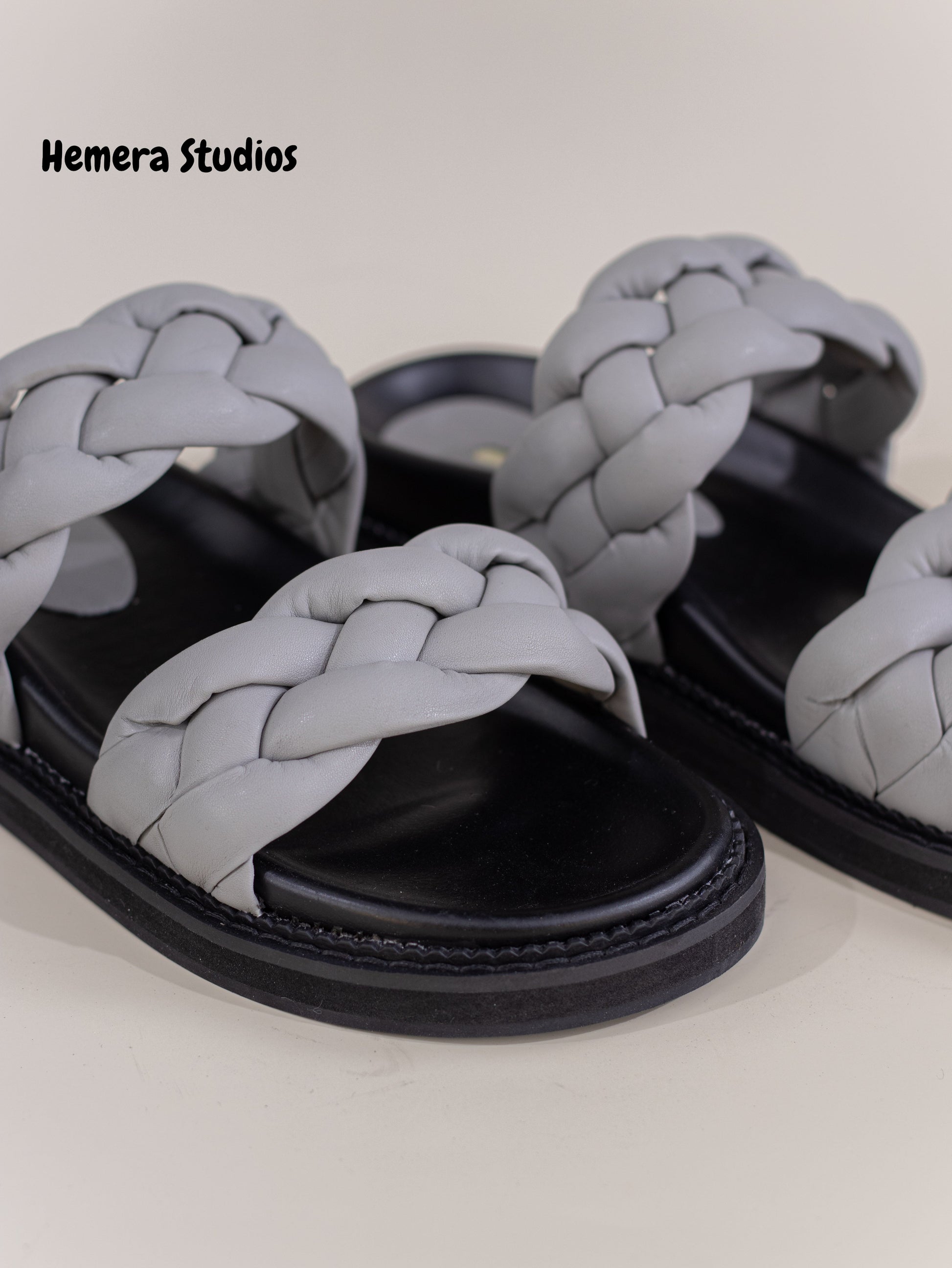 sandalias planas con tiras trenzadas y suela gruesa Azul grisáceo claro 39