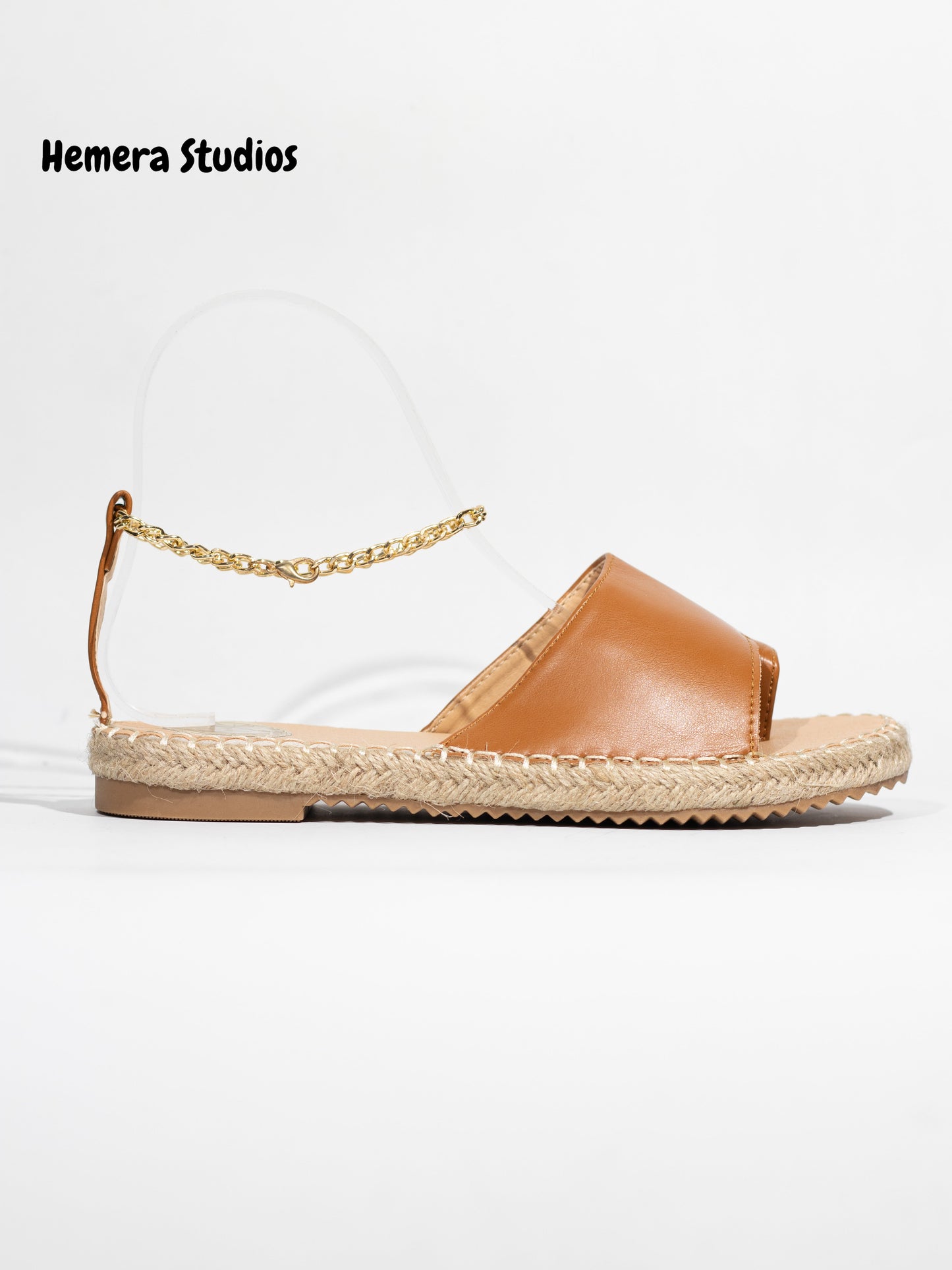 sandalias planas de esparto con tobillera de cadena en dorado Camel 36