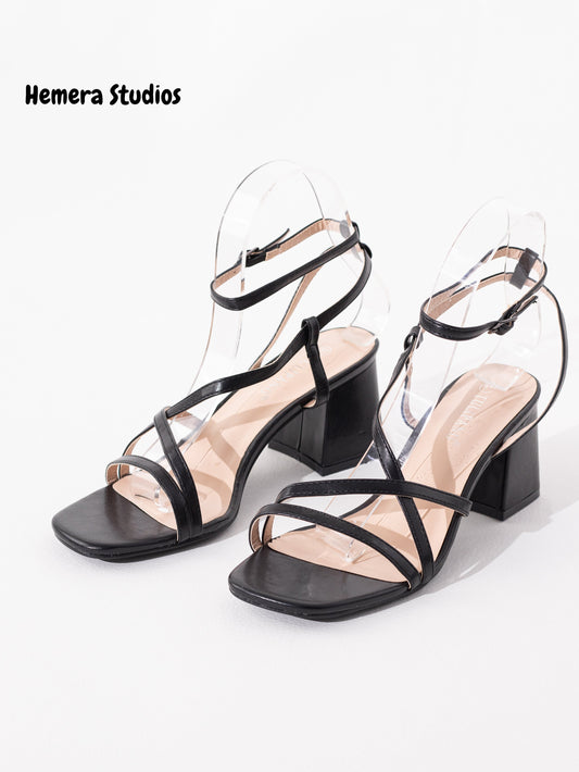 sandalias tacon con tiras finas Negra 36